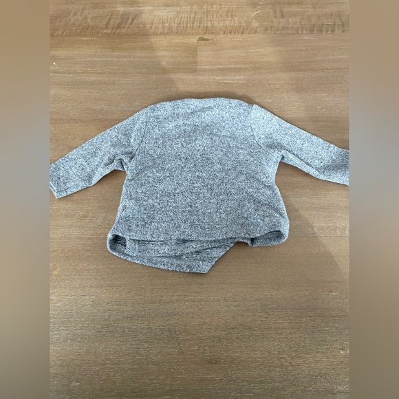🎀 5 for $30 Old Navy Super Soft Kimono Sweater in Gray 0-3M - Picture 4 of 4